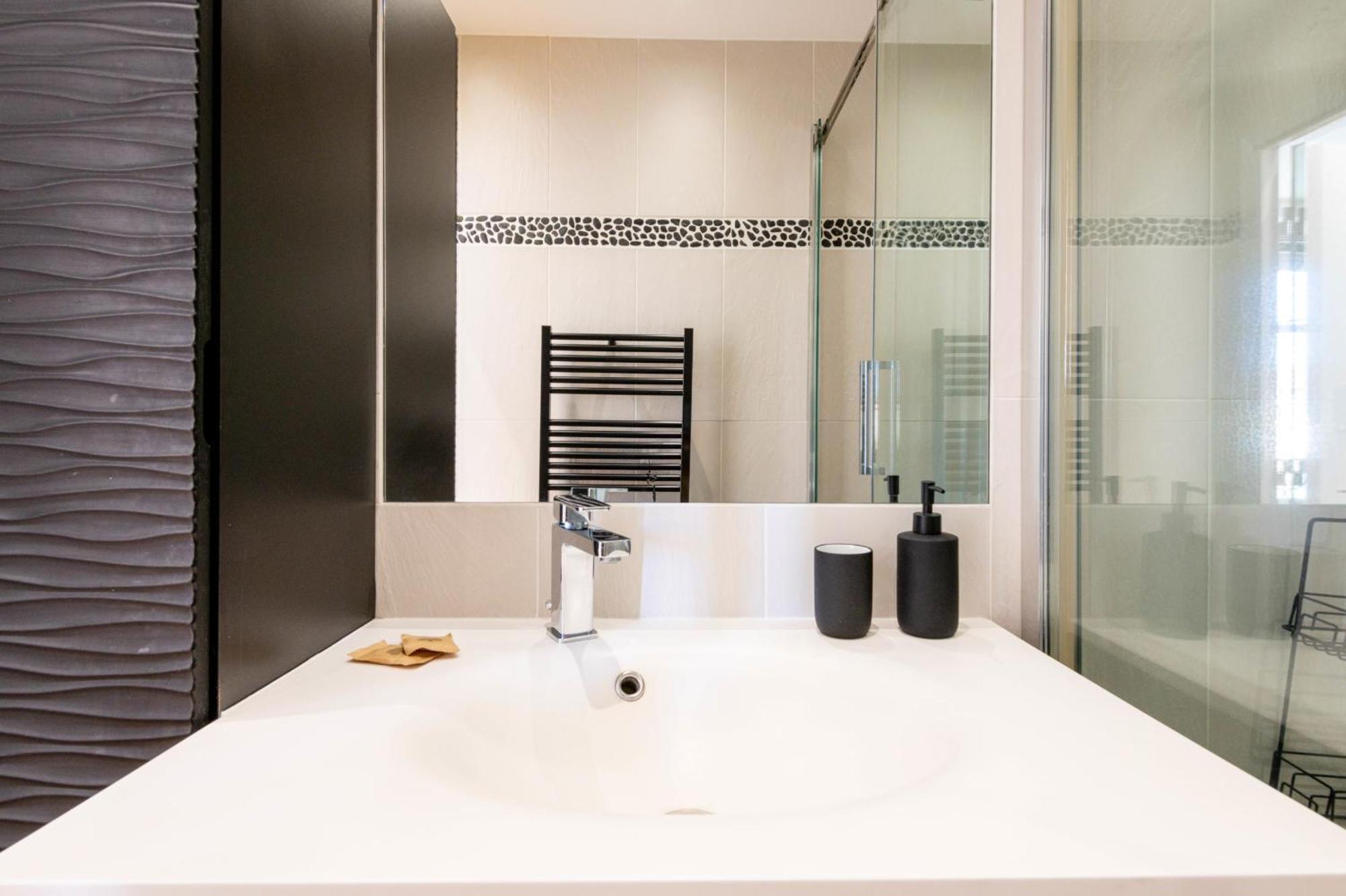 Air-conditioned 2-br With Garage Near The Appartement Cannes