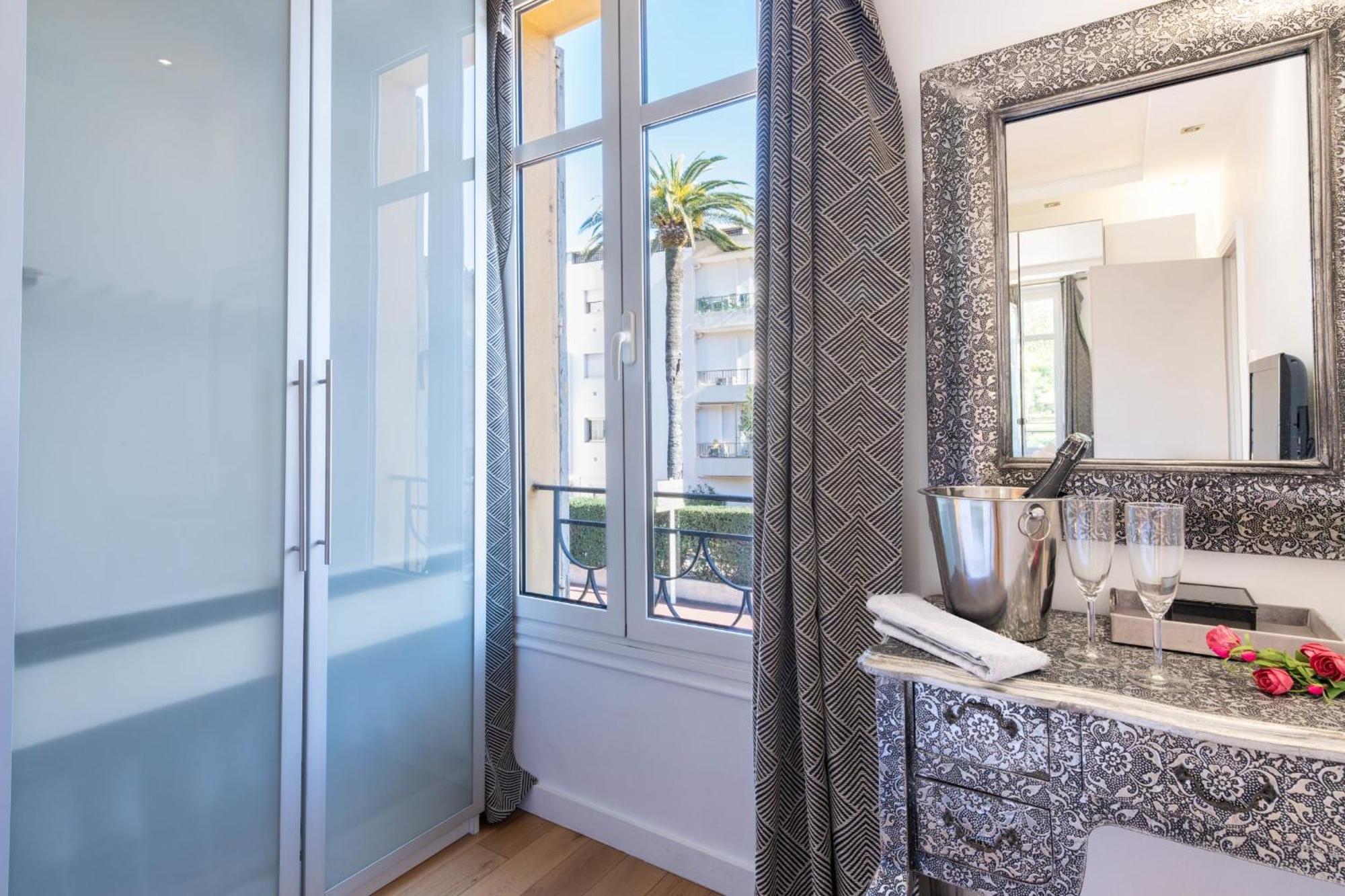 Air-conditioned 2-br With Garage Near The Cannes