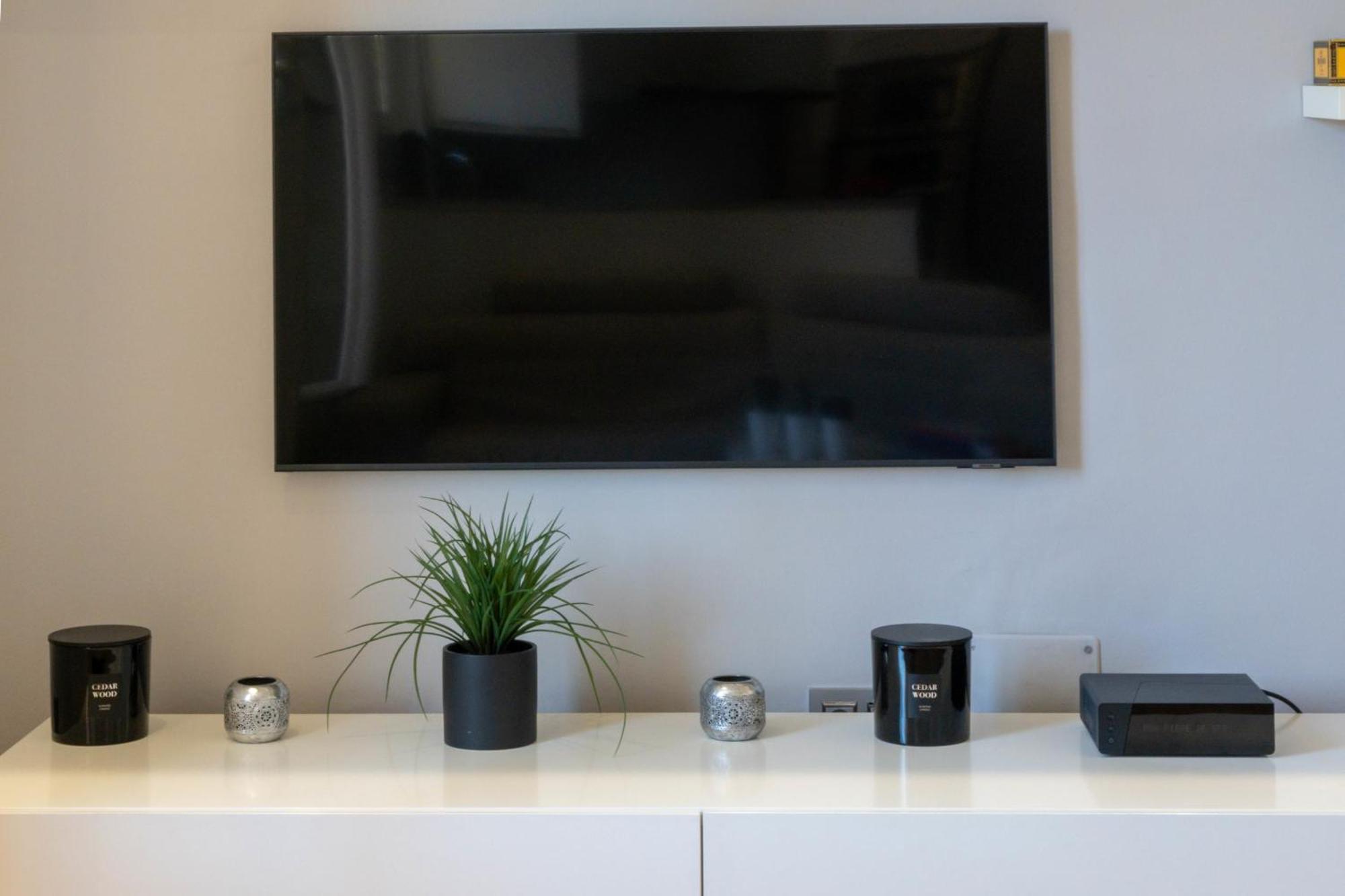 Air-conditioned 2-br With Garage Near The * Cannes